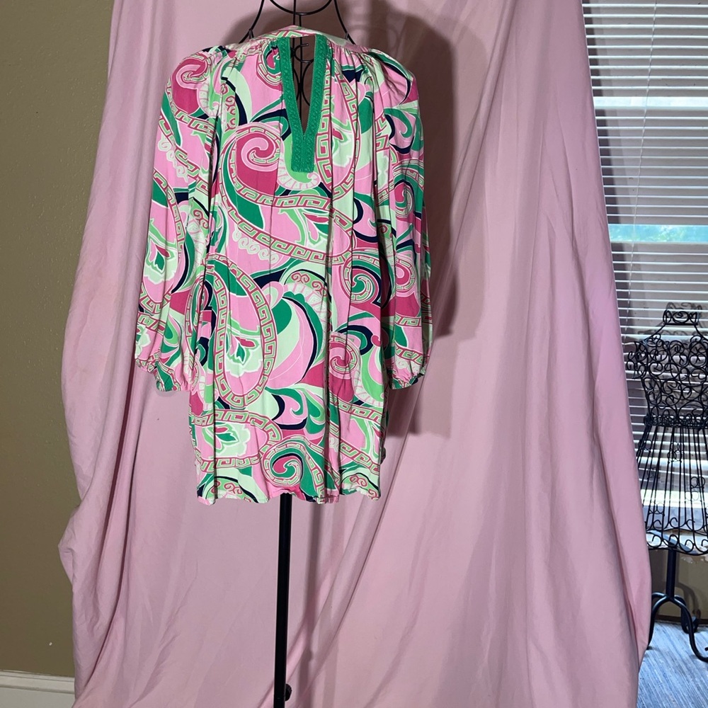 crown & ivy Vibrant Pink and Green Patterned Blouse/ 1 small flaw - Picture 2 of 4
